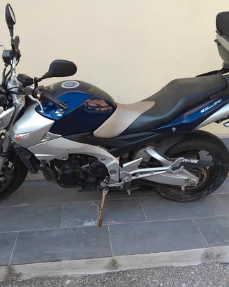 SUZUKI GSR 600 UNICO PROPRIETARIO