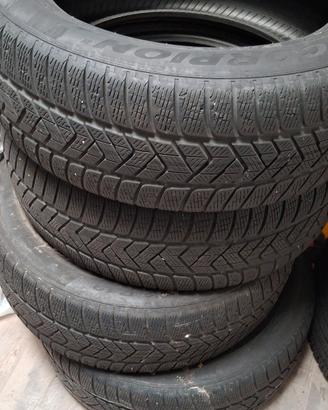 4 pneumatici Pirelli Scorpion Invernali