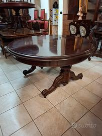 antico tavolo a baffo
