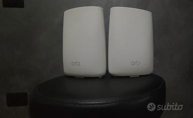 Orbi Netgear Router  con Satellite -Mesh.