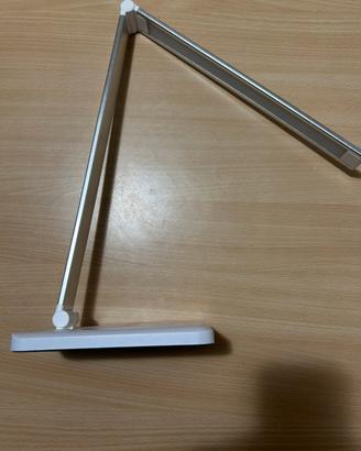 Lampada led dimmerabile carica telefono
