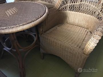 poltroncine in vimini