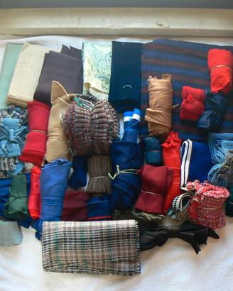 20 kg. ritagli di stoffa, qualche scampolo e altro