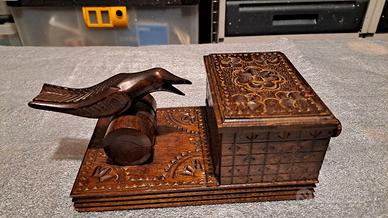 Porta sigaretta in legno automatico. Vintage