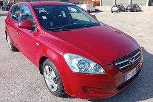 KIA cee'd 111,064km 1.4 109CV 5p. EX Stupenda Be