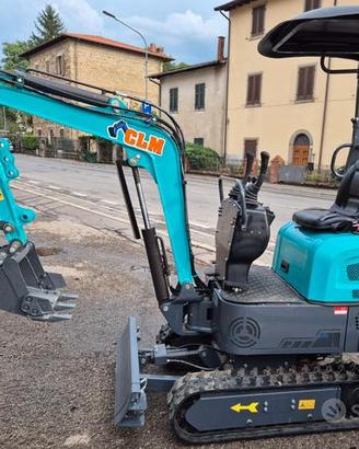 Miniescavatore CLM 312 motore Kubota