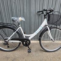 bicicletta  con ruote 26 con cambio mai usata 