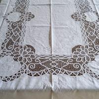 Tovaglia in lino e pizzo rinascimento + 12 tovagl.