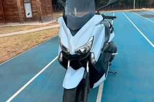 Yanaha xmax 400