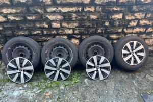 Gomme 185/65 R15 + cerchi e copricerchi Renault