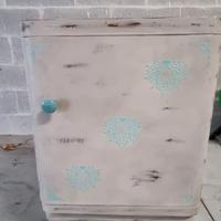 Mobiletto / Comodino decorato a mano