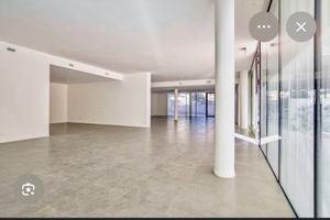 Locale commerciale grande