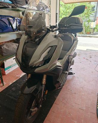 Honda ADV-350 anno 2024 (soli 780km!!!)