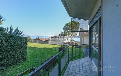 BILOCALE CON BOX E VISTA LAGO