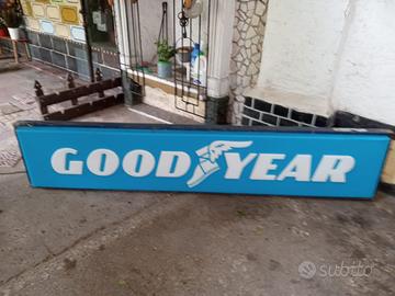 Insegna luminosa a rilievo Good Year