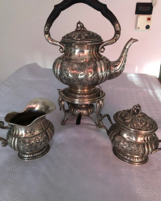 Samovar in argento 800 cesellato metà XX secolo