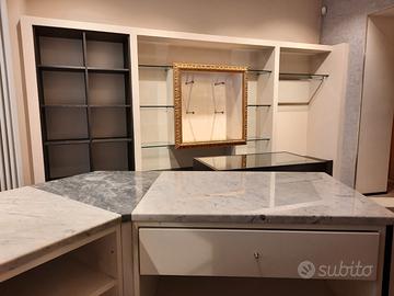 Arredamento per negozio abbigliamento intimo