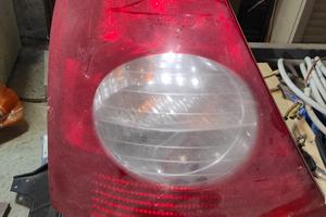 Fanale posteriore Renault Clio Dci 1500 dci 2003