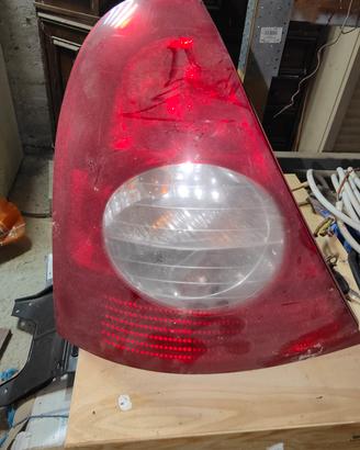 Fanale posteriore Renault Clio Dci 1500 dci 2003