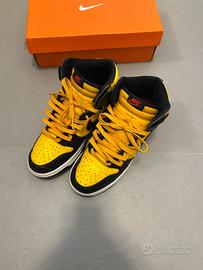 Nike Dunk High Varsity Maize (2021)