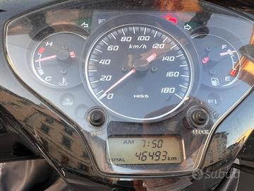 SH 300 i 2010