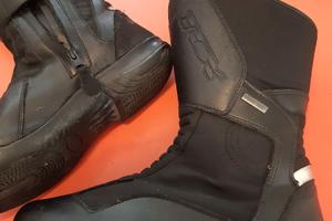stivaletti per moto