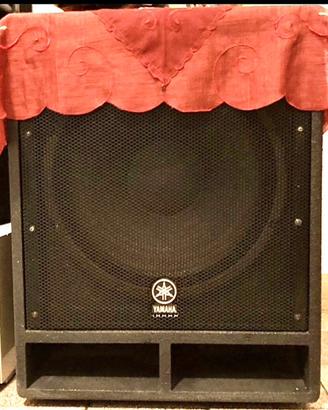 Subwoofer professionale attivo per dj yamaha SW500