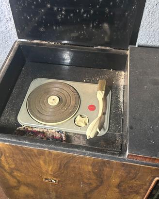 Radio Giradischi anni 40’Magnadyne