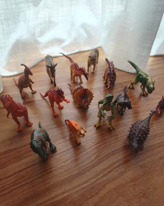 Set dinosauri giocattolo