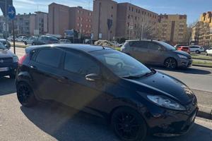 ford Fiesta 1.4 messa benissimo 