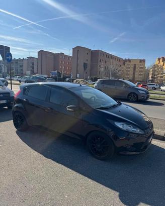 ford Fiesta 1.4 messa benissimo 