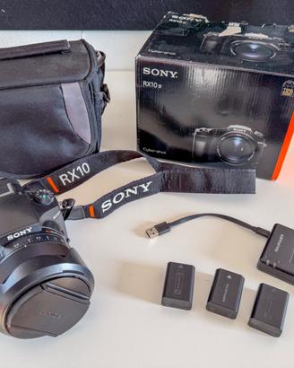 Sony DSC-RX10M4 completa di accessori e batterie