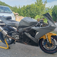 Yamaha R6 pista