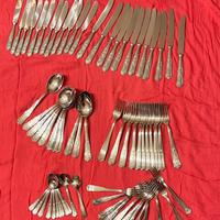 Servizio  72 posate nuove da collezione  istoriate