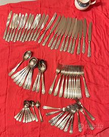 Servizio  72 posate nuove da collezione  istoriate