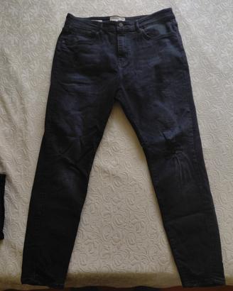 Jeans Pull&Bear Modello Carrot  grigio scuro/nero