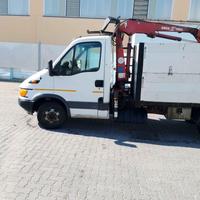 Iveco daily con gru