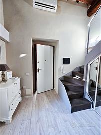 ?Bastione, ampio loft su due piani, zona Castello