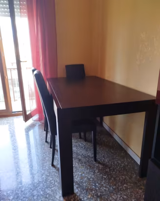 TAVOLO E SEDIE