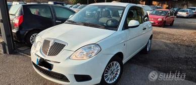 Lancia Y 2011  100.000 KM