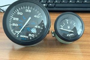 Strumenti analogici "Contamiglia e Benzina"