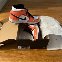 Air Jordan 1 Mid SE Turf Orange Scarpe