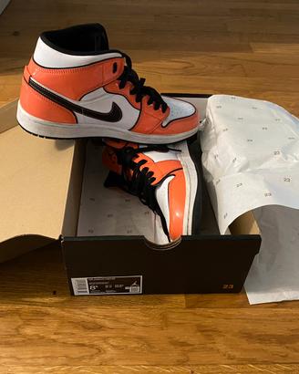 Air Jordan 1 Mid SE Turf Orange Scarpe