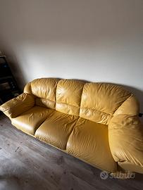 Divano 3 posti giallo senape