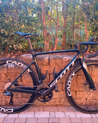 Scott Addict RC ultegra di2 12 v + garmin vector s