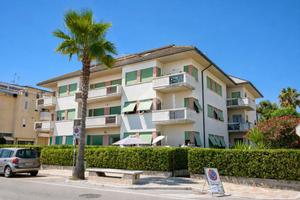 3 LOCALI A ALBA ADRIATICA