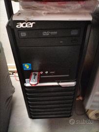 compiuter fisso con Windows 11 