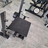 Attrezzo professionale palestra per gambe 