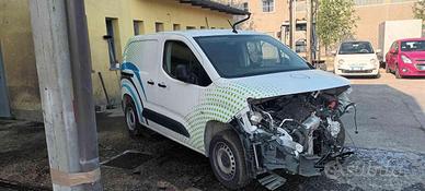 OPEL combo 1.5 Diesel INCIDENTATO
