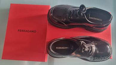 FERRAGAMO stringate in pelle lucida Unisex 